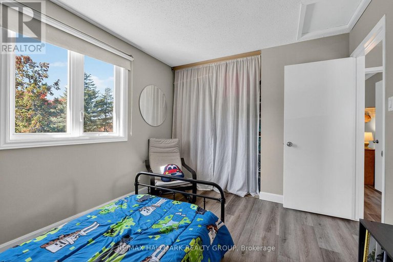 28929560/1821-brousseau-crescent/chateauneuf/ottawa/ontario/K1C2Y5_26