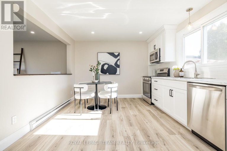 28975666/40-beach-avenue/iroquois/south-dundas/ontario/K0E1K0_16