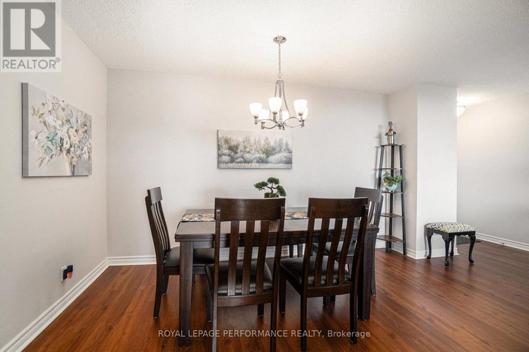 28976196/1508-1195-richmond-road/woodroffe/ottawa/ontario/K2B8E4_14