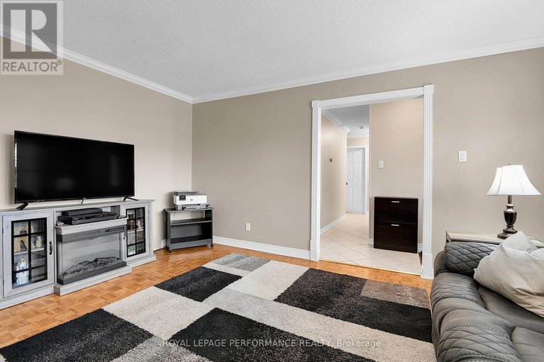 29673888/401-phoenix-crescent/bilberry-creekqueenswood-heights/ottawa/ontario/K1E1V6_9