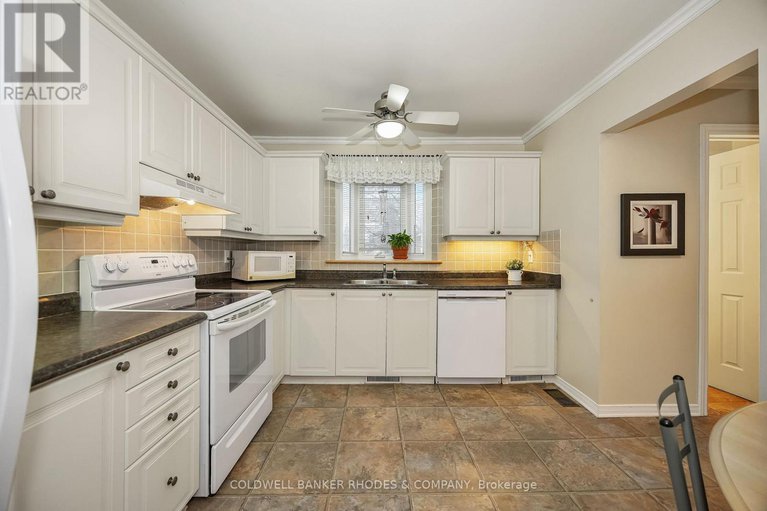 29245174/4-almond-lane/katimavik/ottawa/ontario/K2L3T2_9