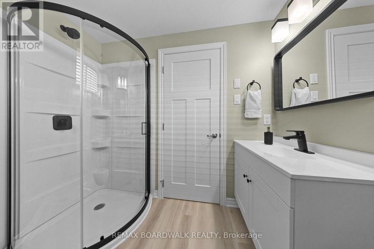 29641408/211-mckenny-street/mississippi-mills-ramsay-twp/mississippi-mills/ontario/K0A1A0_41