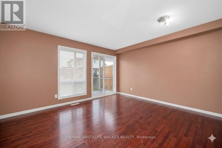 29677929/8-299-aquaview-drive/avalon-east/ottawa/ontario/K4A0B6_12