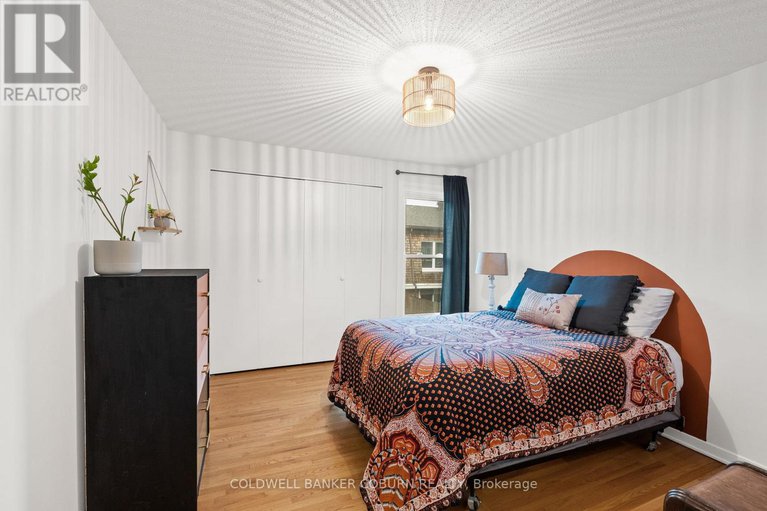 29024109/767b-ridgewood-avenue/mooneys-bayriverside-park/ottawa/ontario/K1V6M8_24