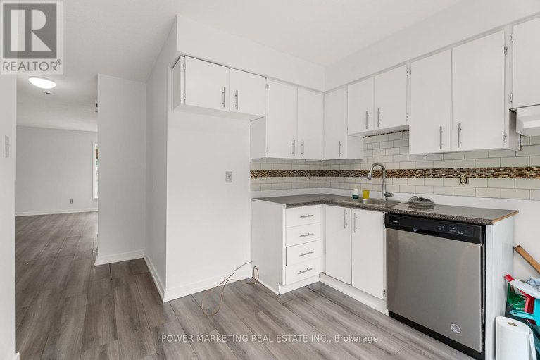28583636/1631-saxony-crescent/pineview/ottawa/ontario/K1B5K8_16