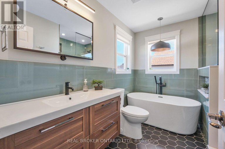 28965142/1017-fieldfair-way/notting-hillsummerside/ottawa/ontario/K4A0E4_21