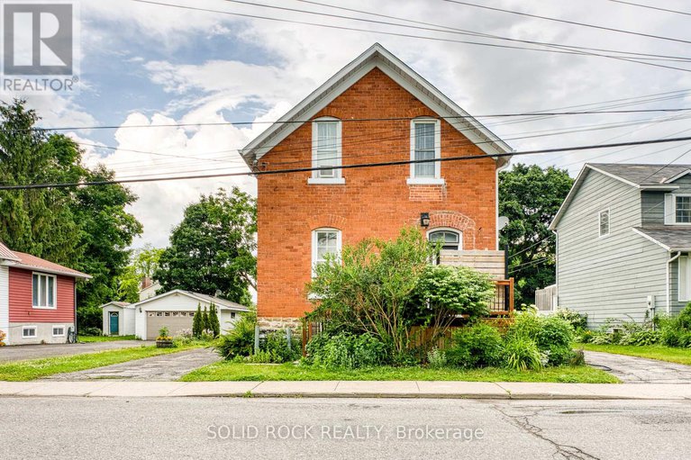 28568795/33a-and-33b-napoleon-street/carleton-place/carleton-place/ontario/K7C2X4_1