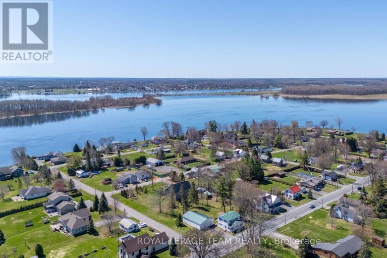 29672745/12106-lakeshore-drive/south-dundas-williamsburgh-twp/south-dundas/ontario/K0C1X0_44