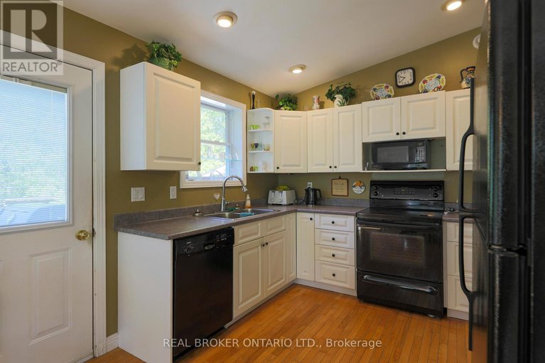28732192/988-county-44-road/north-grenville-twp-kemptville-south/north-grenville/ontario/K0G1T0_12