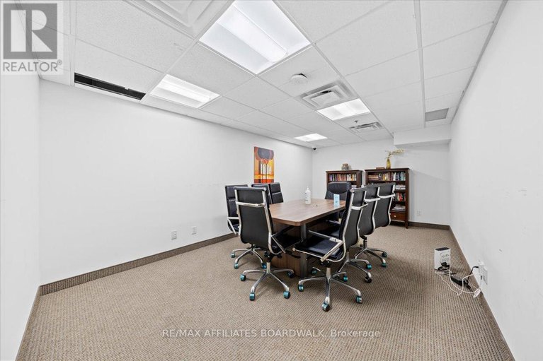 28649694/206-242-rideau-street-s/sandy-hill/ottawa/ontario/K1N0B7_16