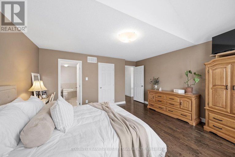 29585353/220-dave-smith-crescent/riverside-southgloucester-glen/ottawa/ontario/K4M0B7_22