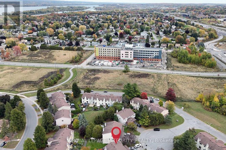 29052412/1080-des-ormes-place/convent-glen-north/ottawa/ontario/K1C5L7_40
