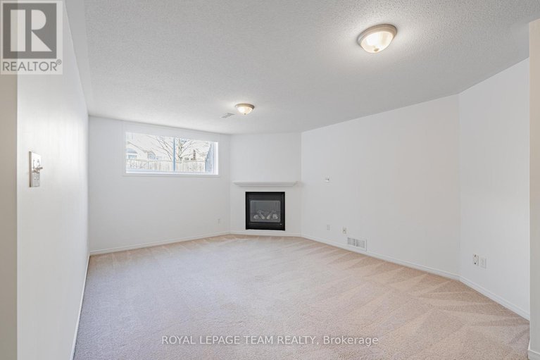 29363921/313-bryarton-street/chapel-hill/ottawa/ontario/K1C7R5_40