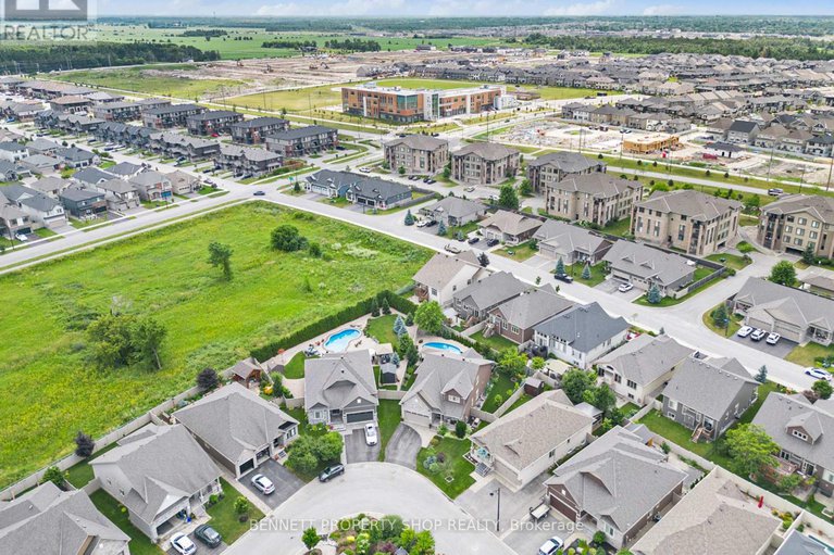 28731621/123-elfin-grove/emerald-meadowstrailwest/ottawa/ontario/K2V0B9_39