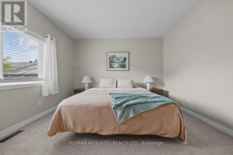28798162/1147-mulder-avenue/fallingbrookgardenway-south/ottawa/ontario/K4A4G8_25