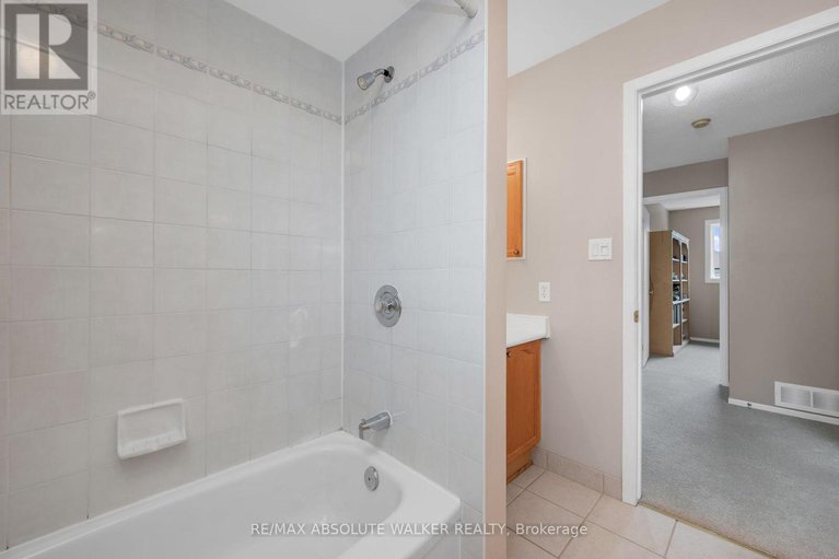 28806490/757-clearcrest-crescent/fallingbrookridgemount/ottawa/ontario/K4A3E7_20