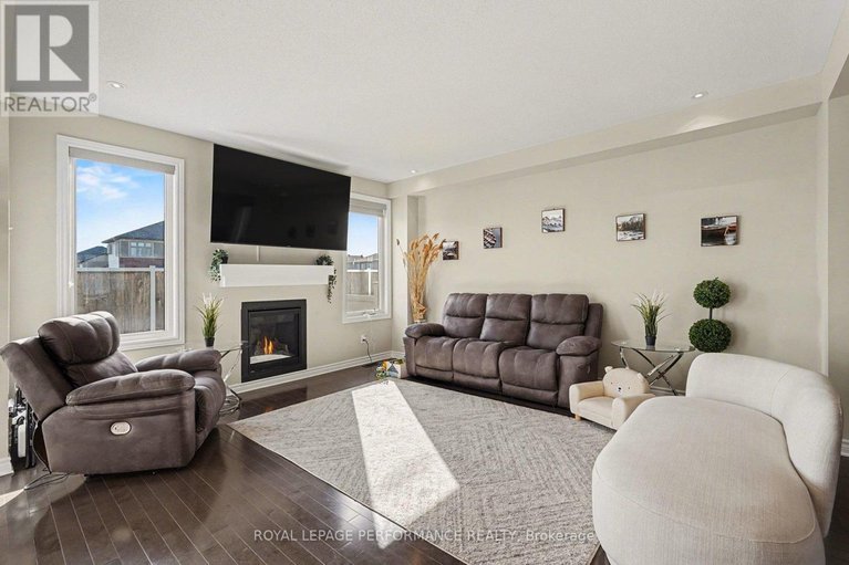 29669159/504-yellow-birch-street/mer-bleuebradley-estatesanderson-park/ottawa/ontario/K1W0J3_2