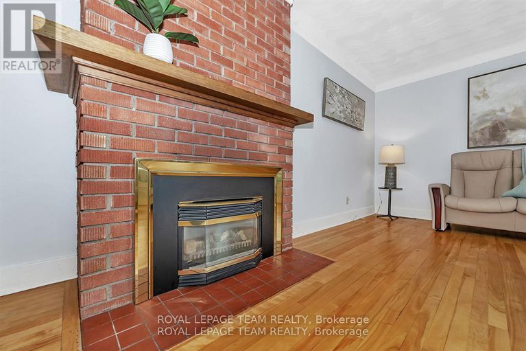 28367532/2099-balharrie-avenue-s/hawthorne-meadows/ottawa/ontario/K1G1G4_5