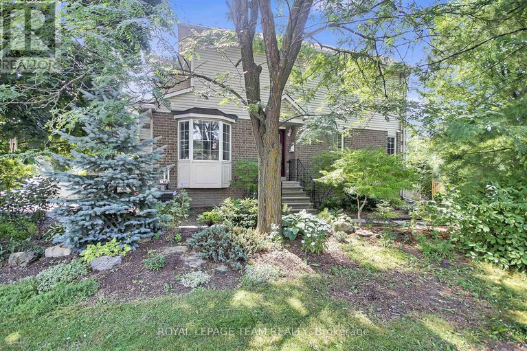 28617518/16-riverbank-court/stittsville-central/ottawa/ontario/K2S1V7_35