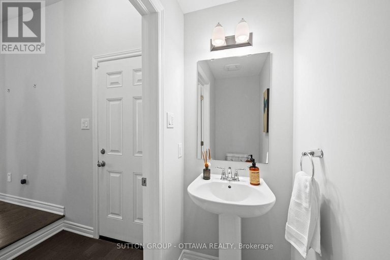 29646315/1013-manege-street/stittsville-south/ottawa/ontario/K2S0Y8_15