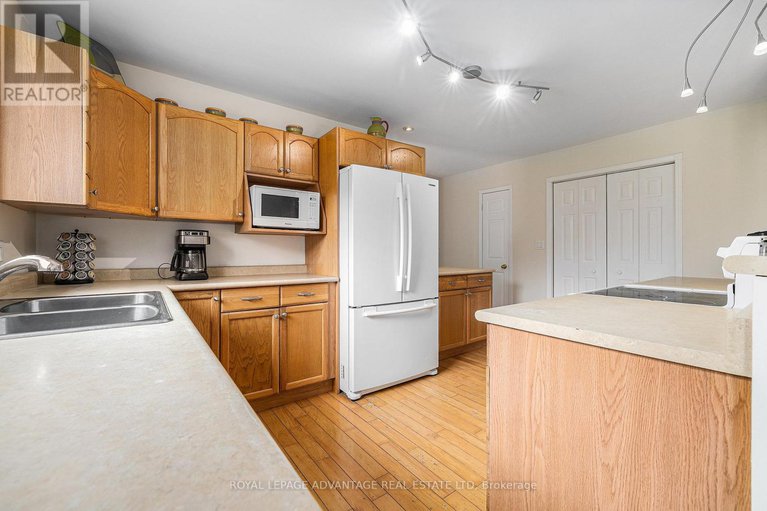 28276594/2579-rideau-ferry-road/drummondnorth-elmsley-north-elmsley-twp/drummondnorth-elmsley/ontario/K7H0G5_10