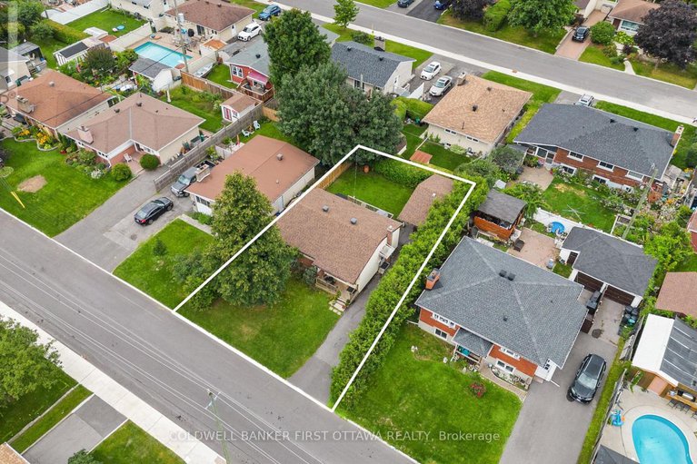 28193178/1316-avenue-u-avenue/eastway-gardensindustrial-park/ottawa/ontario/K1G0E1_33