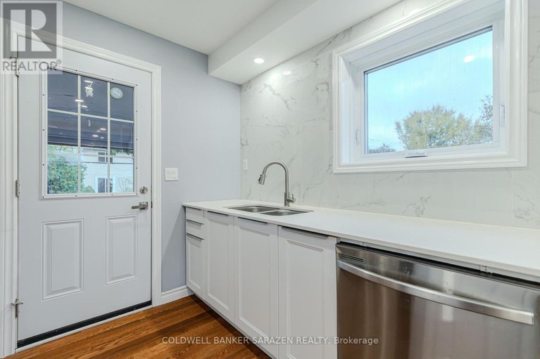 29294876/10-argue-drive/borden-farmstewart-farmcarleton-heightsparkwood-hills/ottawa/ontario/K2E6S1_14