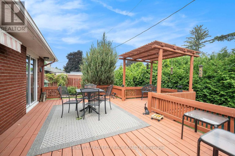 28618081/1339-o-avenue/eastway-gardensindustrial-park/ottawa/ontario/K1G0B1_21