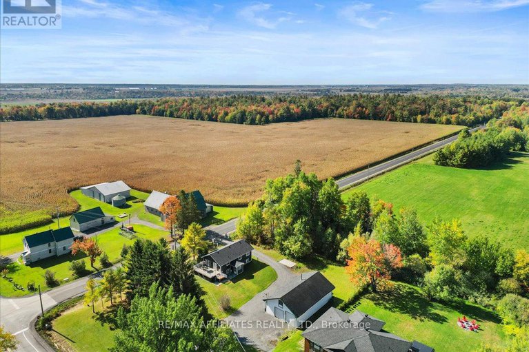 29013767/565-vinette-road/clarencerockland-twp/clarence-rockland/ontario/K0A2A0_37