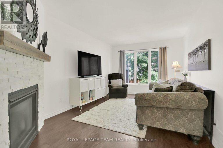 28809453/75-inverary-drive/morgans-grantsouth-march/ottawa/ontario/K2K2S1_8