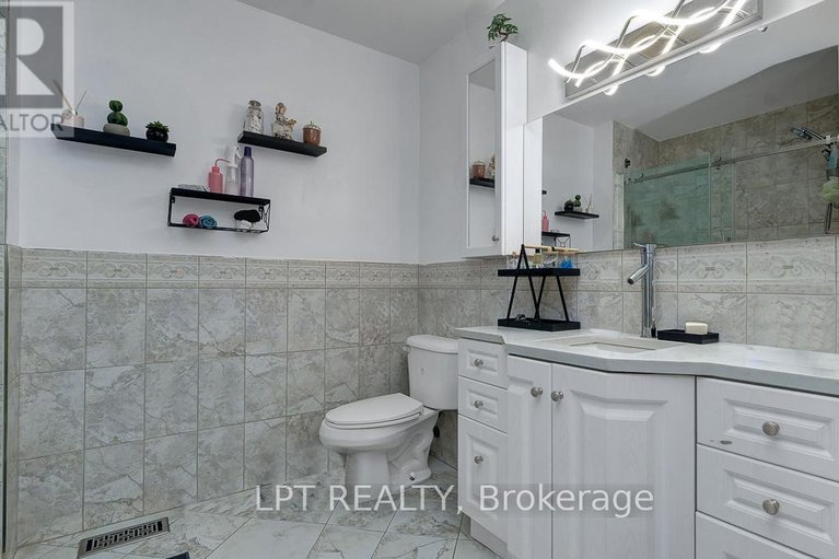 29603325/624-pleasant-park-road/playfair-park/ottawa/ontario/K1H5N5_37