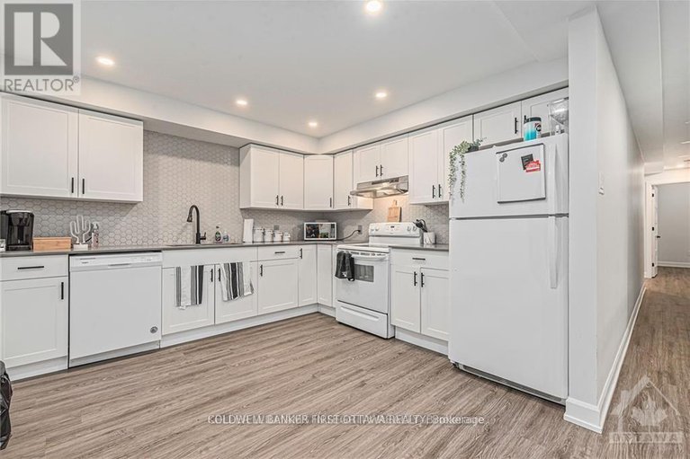 29035711/351-amiens-street/bilberry-creekqueenswood-heights/ottawa/ontario/K1E1P1_19