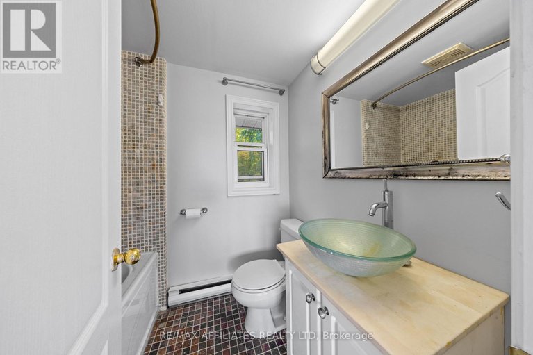 28914600/326-black-bass-bay-road/drummond-n-elmsley-drummond-twp/drummondnorth-elmsley/ontario/K7C3C8_20