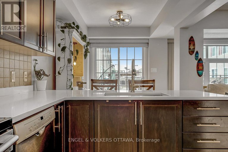 29355426/308-tabaret-street/emerald-meadowstrailwest/ottawa/ontario/K2M0B8_20