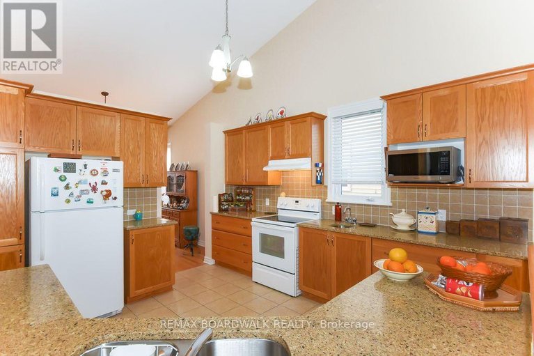 29665089/1861-mickelberry-crescent/notting-hillsummerside/ottawa/ontario/K4A0P2_13