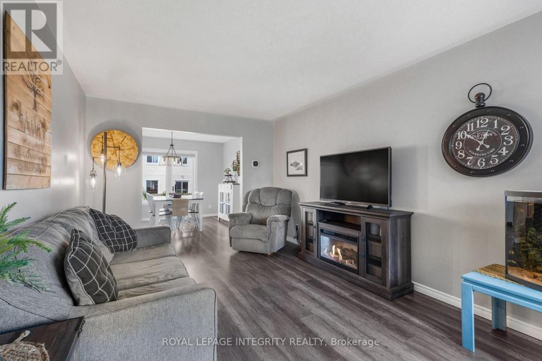 28810608/589-pocono-crescent/fallingbrookgardenway-south/ottawa/ontario/K4A3J6_8