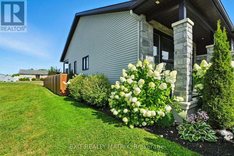 28956103/56-nancy-street/embrun/russell/ontario/K0A1W0_23
