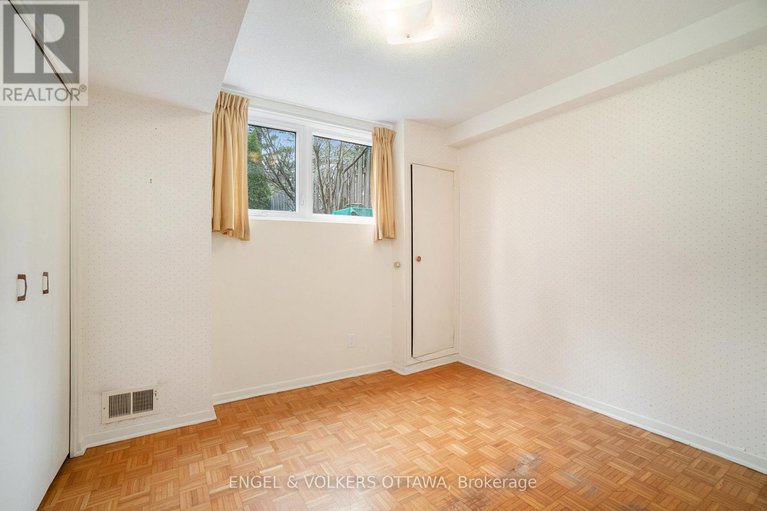 28290206/1805-applegrove-court/beacon-hill-south/ottawa/ontario/K1J6S4_28