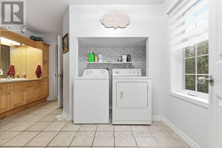 29617709/5195-mcdonalds-corners-road/lanark-highlands-dalhousie-twp/lanark-highlands/ontario/K0G1M0_41