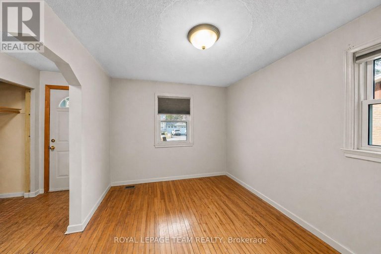 29656650/26-starwood-road/meadowlandsst-claire-gardens/ottawa/ontario/K2G1Y8_6