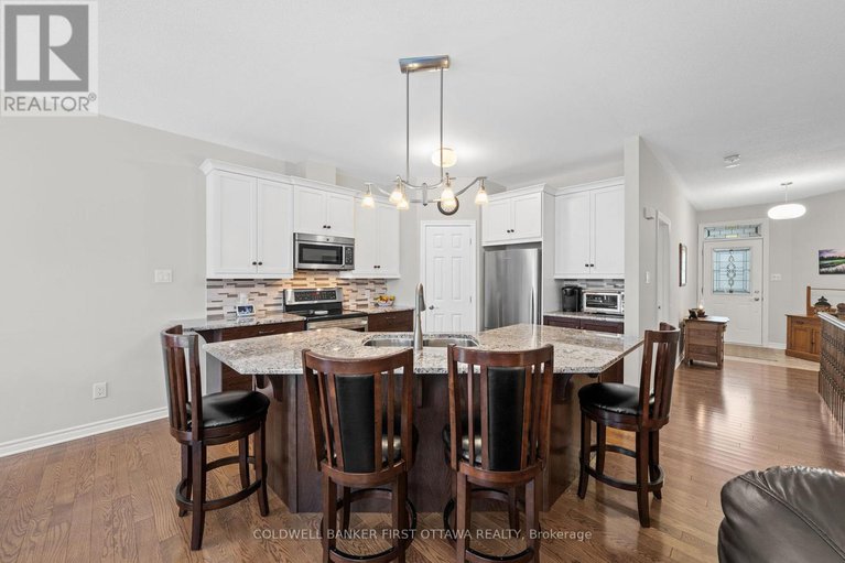 29258505/239-royal-landing-gate/north-grenville-twp-kemptville-south/north-grenville/ontario/K0G1J0_8