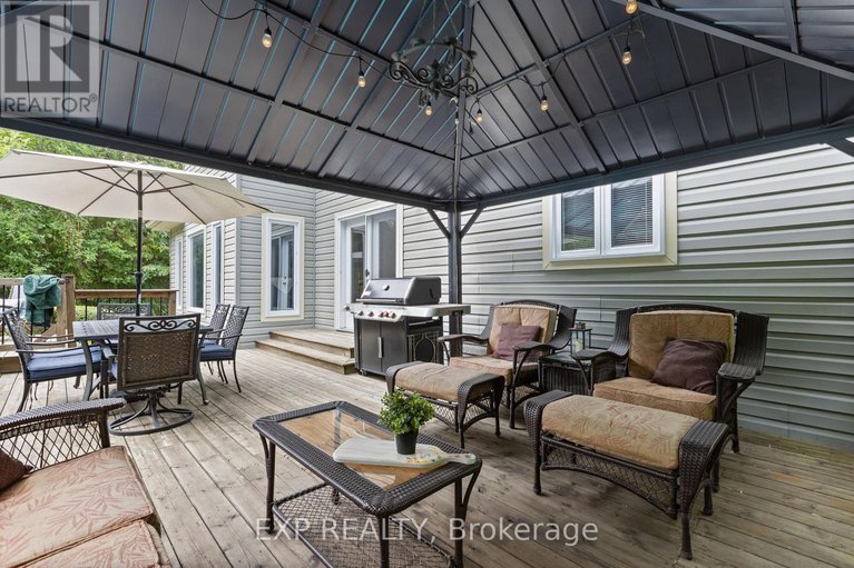 28792701/8325-albert-bouwers-circle/osgoode-twp-north-of-reg-rd-6/ottawa/ontario/K0A2P0_26