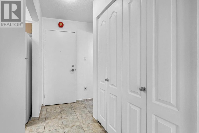 28719477/202a-2044-arrowsmith-drive/beacon-hill-south/ottawa/ontario/K1J7V8_4
