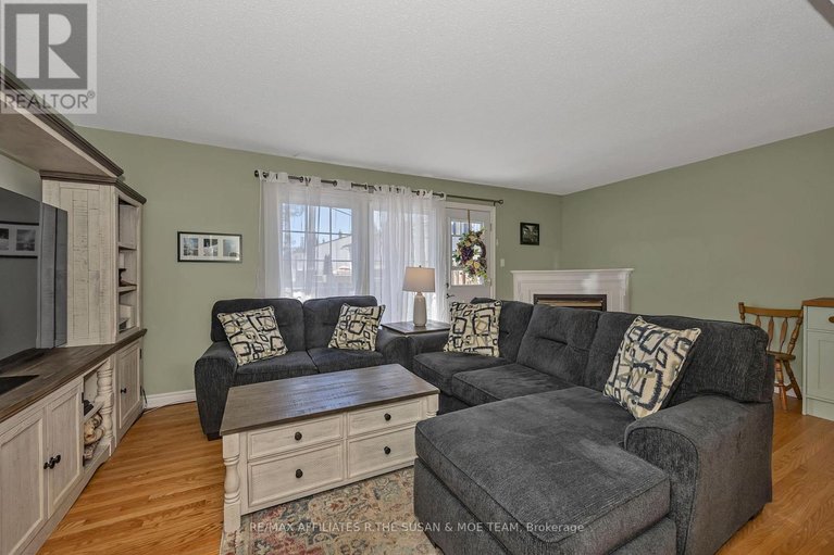 29682190/35-monterey-drive/leslie-park/ottawa/ontario/K2H7A9_17