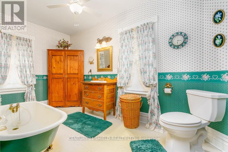 29622783/48-st-george-street-e/alexandria/north-glengarry/ontario/K0C1A0_19