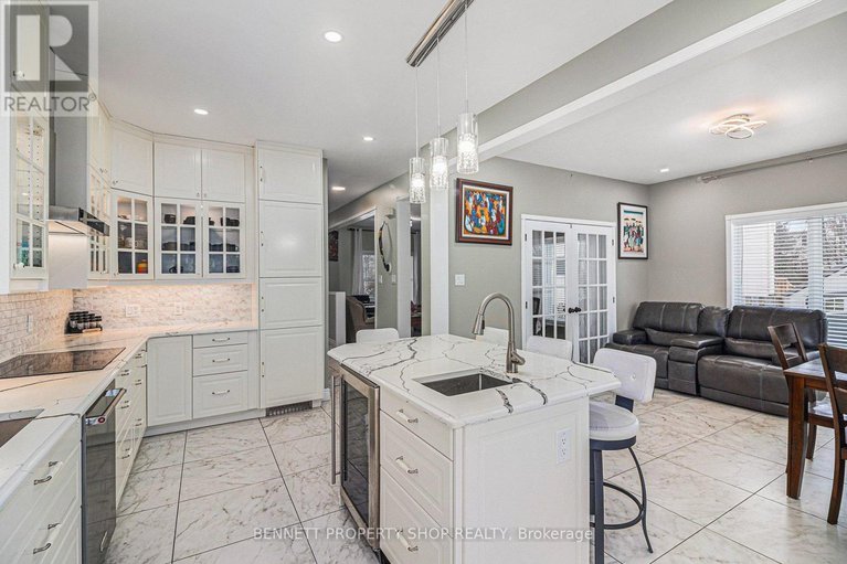 29282327/1067-rocky-harbour-crescent/riverside-southgloucester-glen/ottawa/ontario/K1V1V3_15