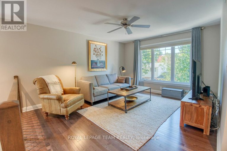 28955797/107-kitsilano-court/bruce-farmgraham-parkqualicumbellands/ottawa/ontario/K2H0B5_13