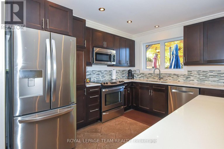 29074651/902-broadview-avenue/mckellar-heights/ottawa/ontario/K2A2M5_10