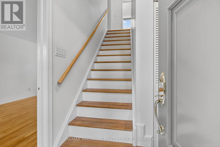 29092668/2042-tilson-street/elmvale-acres/ottawa/ontario/K1G2M7_14