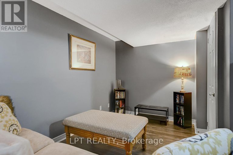 29018996/204-forestglade-crescent/hunt-club-park/ottawa/ontario/K1G6A7_32